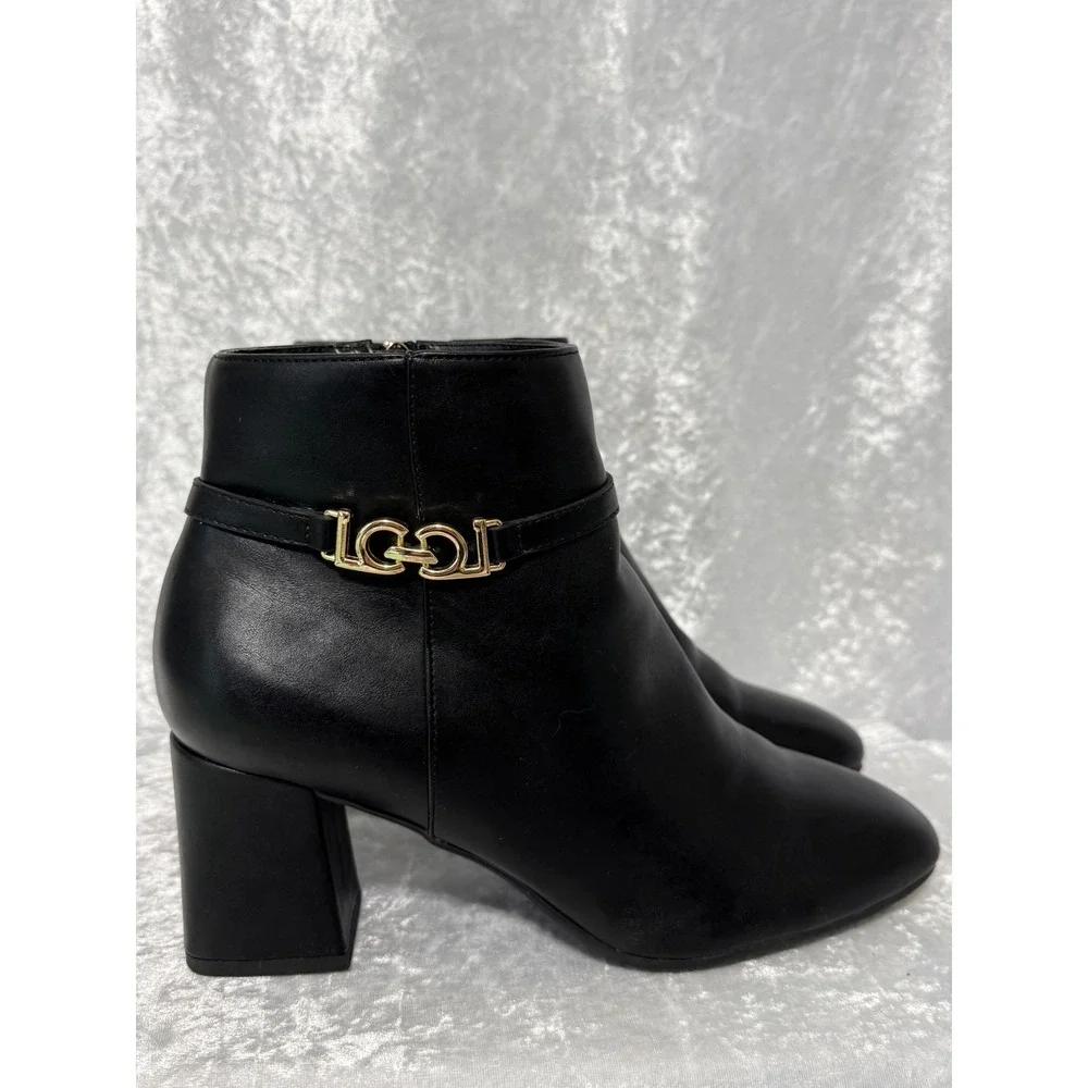 Liz Claiborne Monte Black Faux Leather Gold Hardware Block Heel‎ Ankle Boots 8W